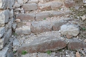 Saranda: kommunism, panoramautsikt, kloster och moské