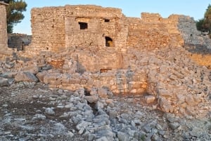 Saranda: kommunism, panoramautsikt, kloster och moské