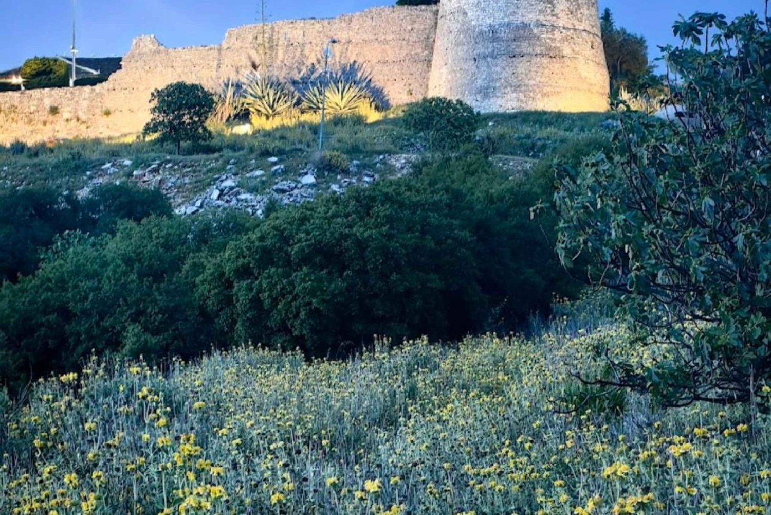 Verborgen parels van Saranda: zonsondergang bij Lekursi, Blue Eye & wijnproeverij