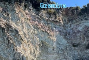 Excursion en bateau pélagique 7 destinations : boisson + plongée avec tuba + parasol.