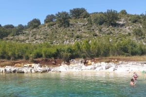 Saranda: Passeio de barco particular com mergulho e tempo na praia