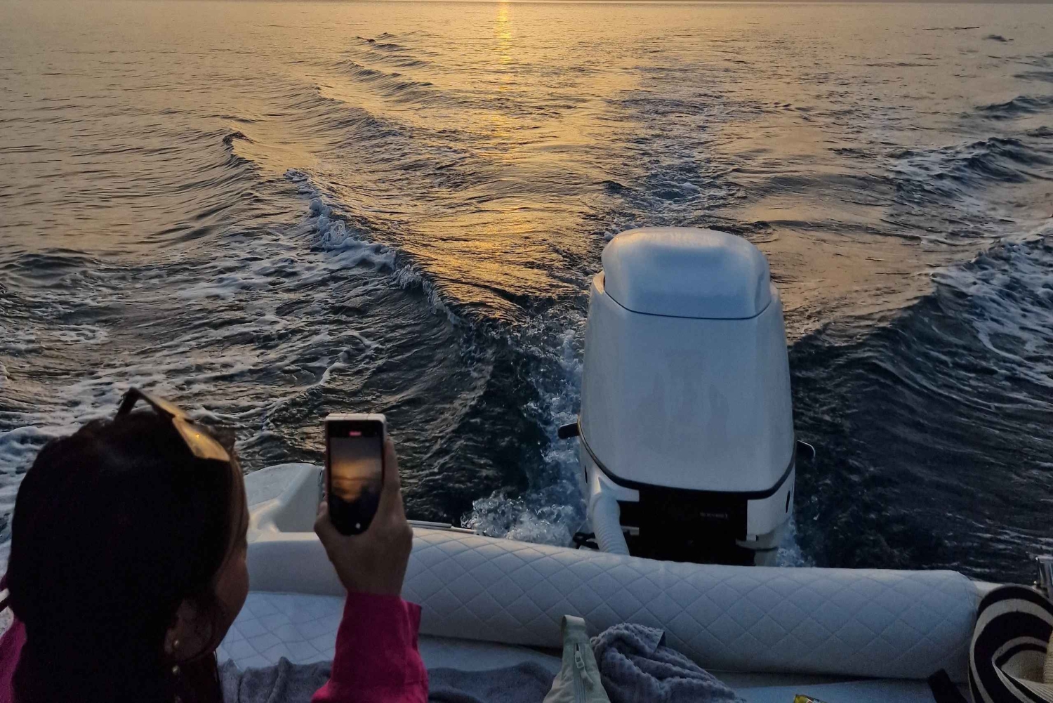 Saranda: crucero al atardecer con Aperol Spritz, música y baño.