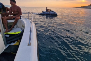 Saranda: crucero al atardecer con Aperol Spritz, música y baño.