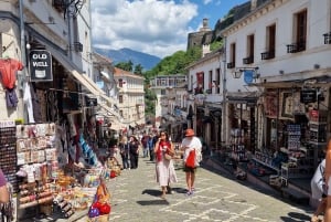 Tour por Saranda: Castelo de Lekuresi, Olho Azul e Gjirokastra