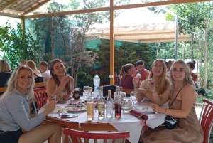 Saranda: Wine and raki tasting, local products.