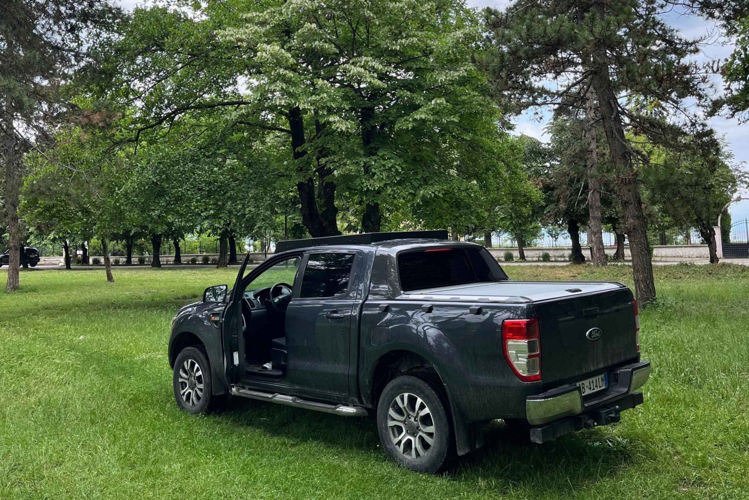 Blue Eye & Gjirokaster: neliveto ja vanha basaari