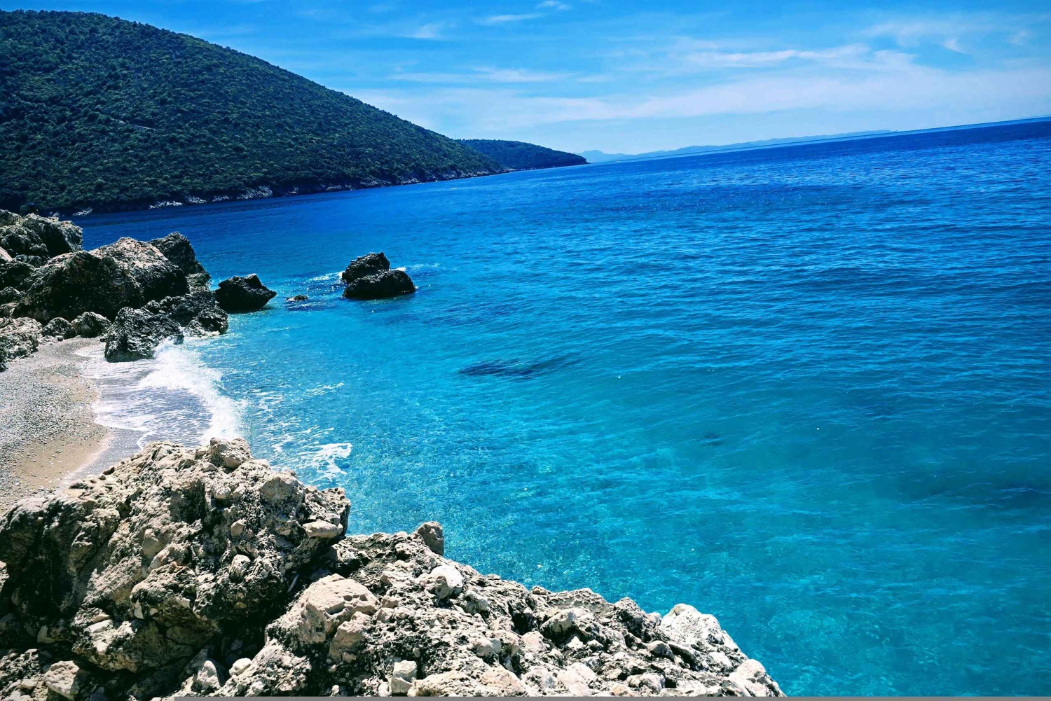 サランデクロレッツァのボートツアーとシュノーケリング付き秘境洞窟ツアー