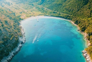 サランデクロレッツァのボートツアーとシュノーケリング付き秘境洞窟ツアー