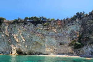 サランデクロレッツァのボートツアーとシュノーケリング付き秘境洞窟ツアー