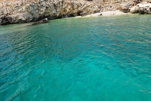 Sarandë: Boat Tour to Kroreza with Drink and Umbrella