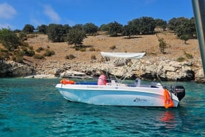 Sarandë: Boat Tour to Kroreza with Drink and Umbrella