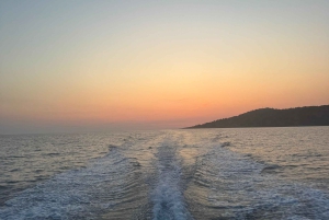 Sarandë: passeio de barco para 7 destinos. Bebida e guarda-sol grátis