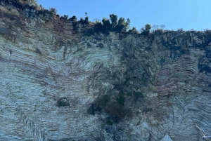 Sarandë: passeio de barco para 7 destinos. Bebida e guarda-sol grátis