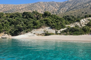 Sarandë: Båttur til Kroreza med snorkling og gratis parasoll