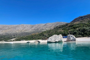 Sarandë: Båttur til Kroreza med snorkling og gratis parasoll