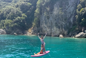 Saranda: tour en barco a Kroreza con snorkel y sombrillas