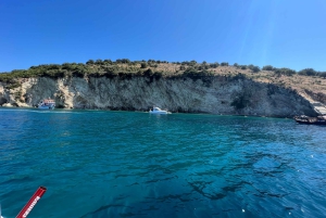Saranda: tour en barco a Kroreza con snorkel y sombrillas