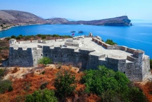 Sarandë: Kystsejlads til Porto Palermo/Himare med solnedgang