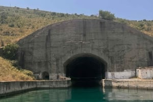 Sarandë: Kystsejlads til Porto Palermo/Himare med solnedgang