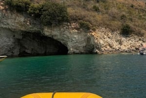 Sarandë: Kystsejlads til Porto Palermo/Himare med solnedgang