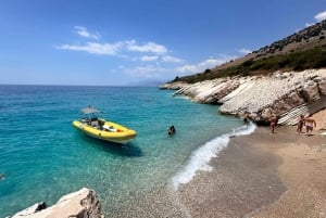 Sarandë: Kystsejlads til Porto Palermo/Himare med solnedgang