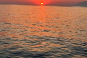 Sarandë: Kystsejlads til Porto Palermo/Himare med solnedgang