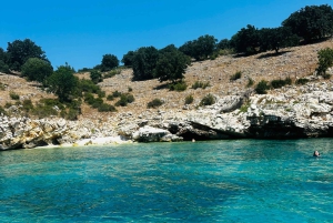Saranda: tour in barca a Krorez con ombrellone e maschera da snorkeling gratis