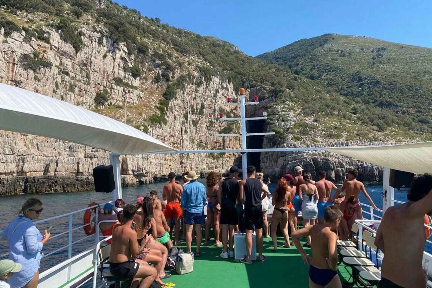 Crucero por Sazan y Karaburun: excursión diaria desde Vlora