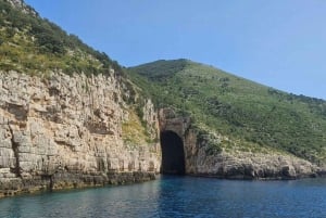 Crucero por Sazan y Karaburun: excursión diaria desde Vlora