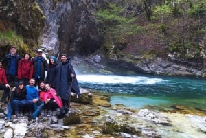 Tour particular de Theth e Blue Eye em 2 dias