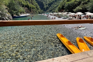 Dagstur fra Tirana til elven Shala og innsjøen Komani