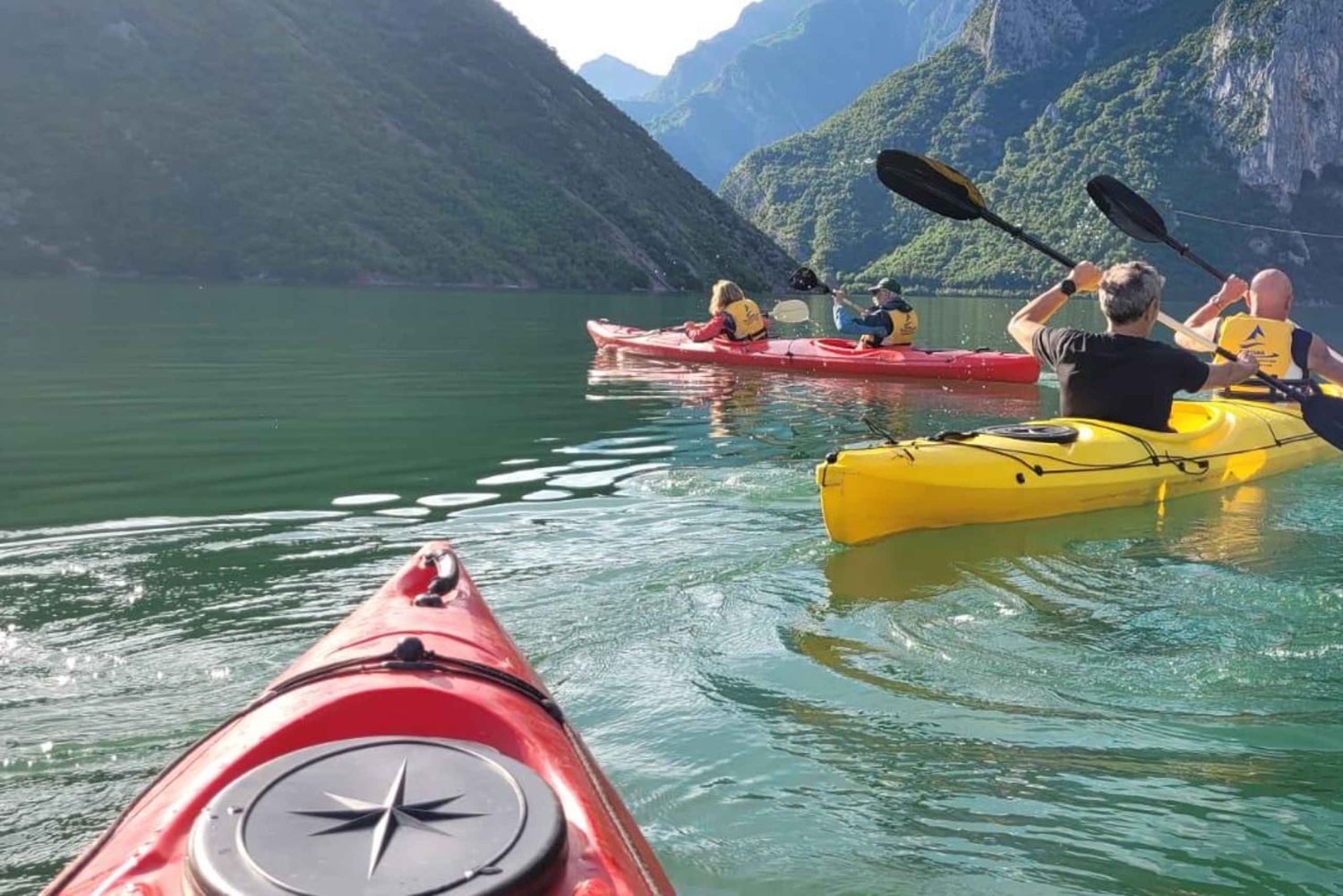 Tour autoguiado de un día por el río Shala