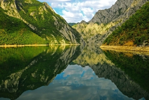 Scutari: gita di 1 giorno al lago Koman, al fiume Shala e a Valbona