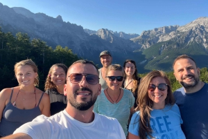 Shkodër : excursion d'une journée dans le parc national de Thethi avec un guide de la région