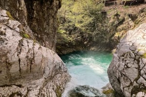 Shkodër : excursion d'une journée dans le parc national de Thethi avec un guide de la région