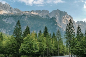 Shkoder: Transport til Valbona/Theth/Shala-elven. Begge veier.