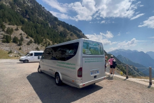 Shkoder: Transport til Valbona/Theth/Shala-elven. Begge veier.