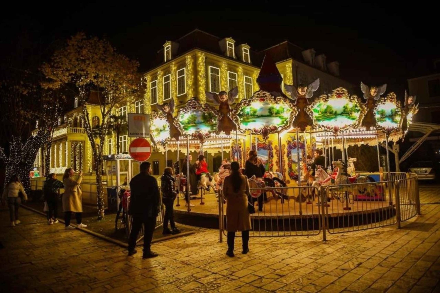 Weihnachtsmarkt in Shkodra und Rundgang