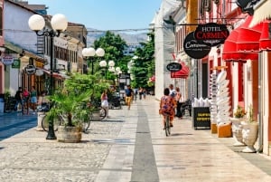 Shkodra von Tirana aus - Tagestour zu Burg, Stadt und Shkodra-See