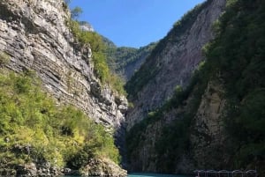 Shkodran maisemakierros. Retki Komanijärveltä Shala-joelle