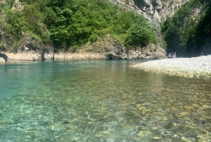 Shkodran maisemakierros. Retki Komanijärveltä Shala-joelle