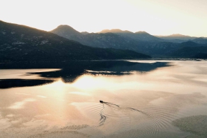 Virpazar: Skadarinnsjøen – båtcruise i solnedgangen med vinsmaking