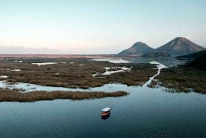 Nationalpark Skadarsee: Private Bootstour im Holzboot & Wein