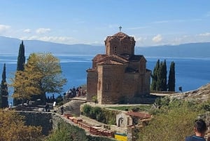 Skopje: Transfer nach Tirana mit Halbtagestour nach Ohrid