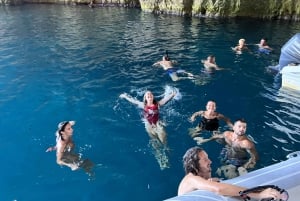 Vlorë: Speedboat Trip to Grama Bay w/ Snorkeling & Swimming