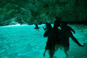 Snorkeling Expedition Grama Bay,Smugglers Canyon & Blue Cave