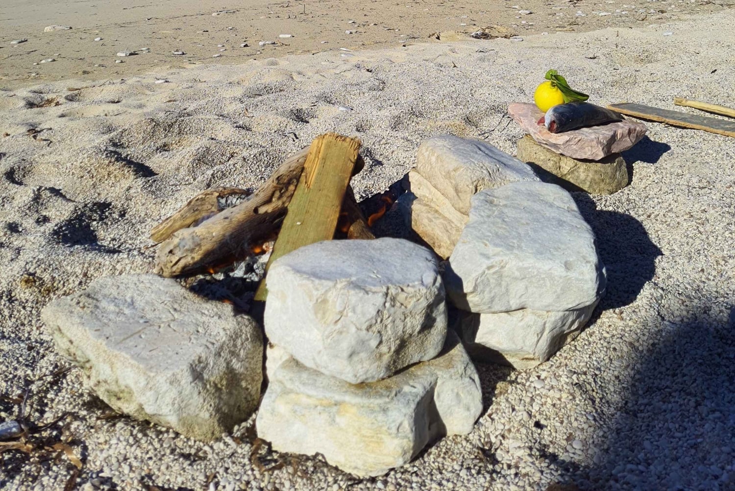 Snorkla till de exotiska öarna Ksamil och Pigeon Cave