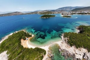 Snorkla till de exotiska öarna Ksamil och Pigeon Cave