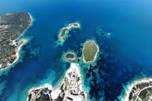 Snorkla till de exotiska öarna Ksamil och Pigeon Cave