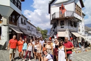 Tour de un día: Ojo Azul, Gjirokaster, puente otomano y Lekursi